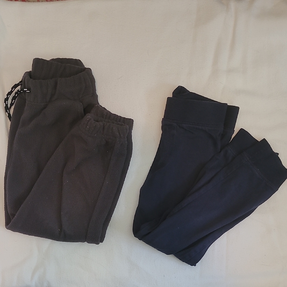 Old Navy 3T Black Fleece Joggers and Dark Blue George 3T Joggers Set